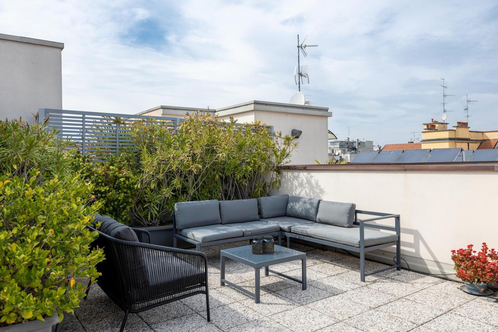 Bocconi'S Nest - Close To Duomo With Terrace ميلان المظهر الخارجي الصورة